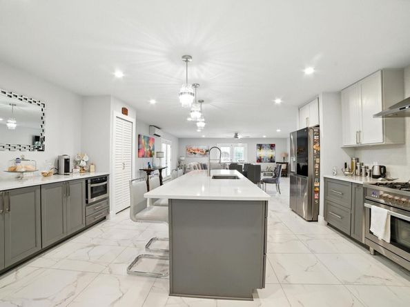3308 Bengston ST, Austin TX 78702