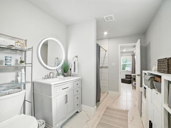 3308 Bengston ST, Austin TX 78702
