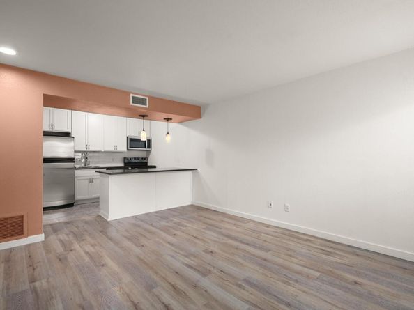 7685 Northcross DR 306, Austin TX 78757