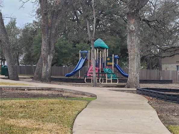 5704 Levenwood LN, Austin TX 78724