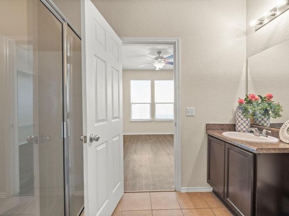 5704 Levenwood LN, Austin TX 78724