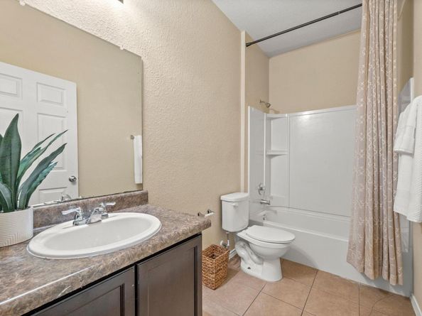 5704 Levenwood LN, Austin TX 78724