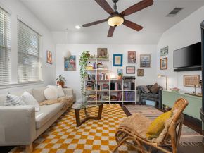 1610 Willow ST, Austin TX 78702