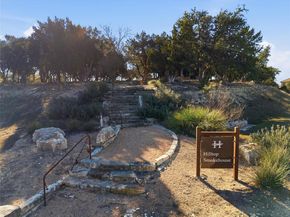 17700 Edgewood WAY 101, Jonestown TX 78645