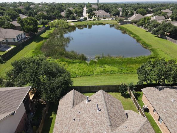 3831 Aqua LN, Round Rock TX 78681
