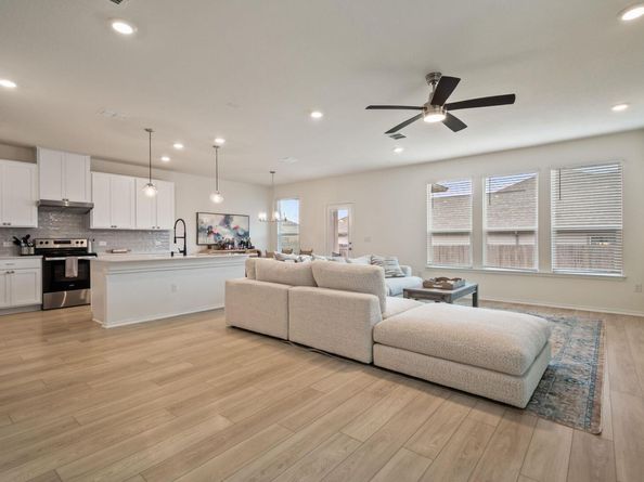 7805 House Finch DR, Austin TX 78744