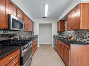 8411 Bargamin DR, Austin TX 78736