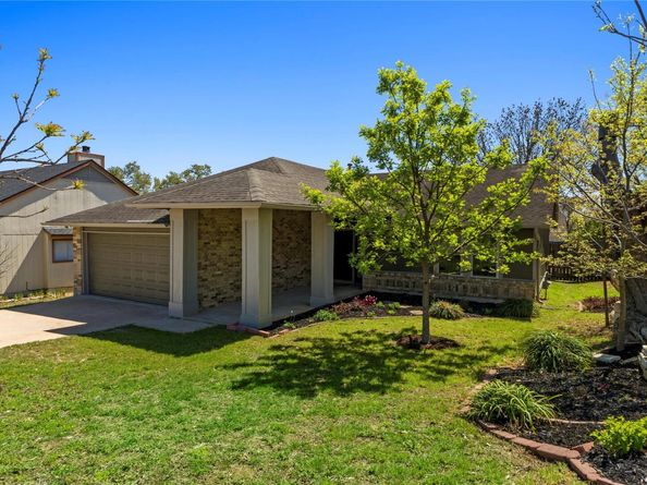 8411 Bargamin DR, Austin TX 78736