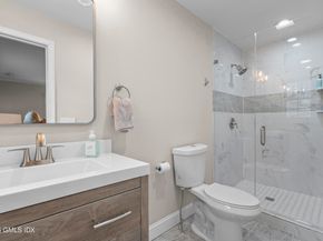 260 Weeping Willow Lane, Fairfield CT 06825