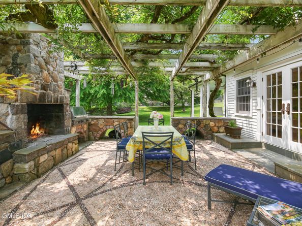19 Skymeadow Drive, Stamford CT 06903