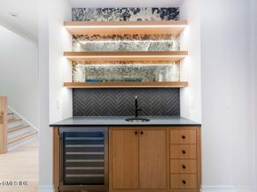 6 Dorchester Lane, Riverside CT 06878