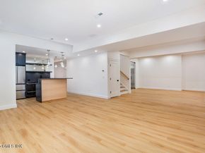 6 Dorchester Lane, Riverside CT 06878