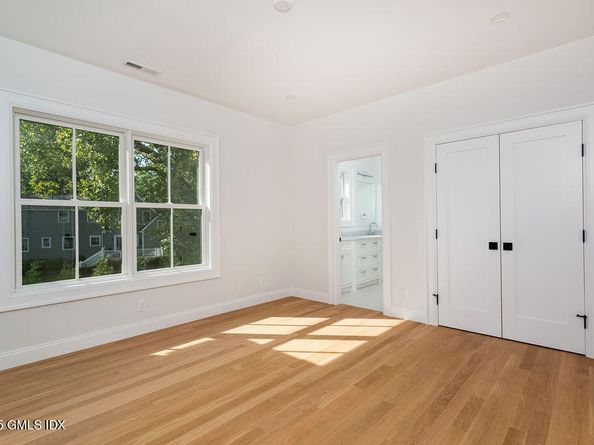 6 Dorchester Lane, Riverside CT 06878