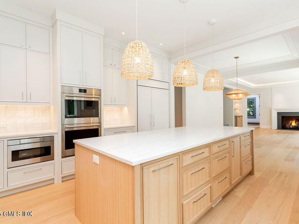 6 Dorchester Lane, Riverside CT 06878