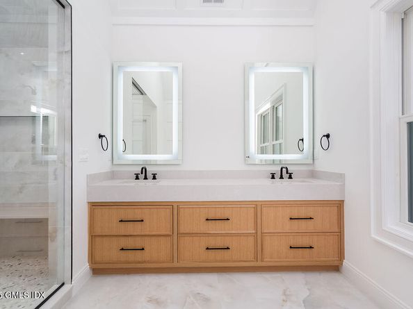 6 Dorchester Lane, Riverside CT 06878