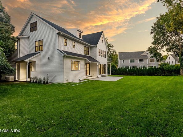 6 Dorchester Lane, Riverside CT 06878