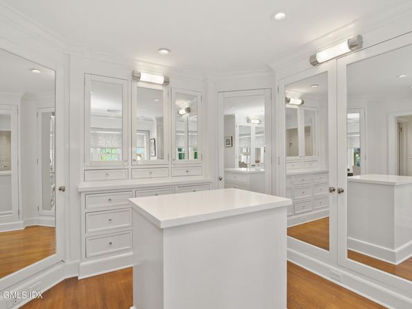 105 Woodside Drive, Greenwich CT 06830