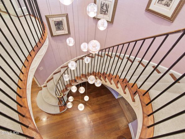 105 Woodside Drive, Greenwich CT 06830