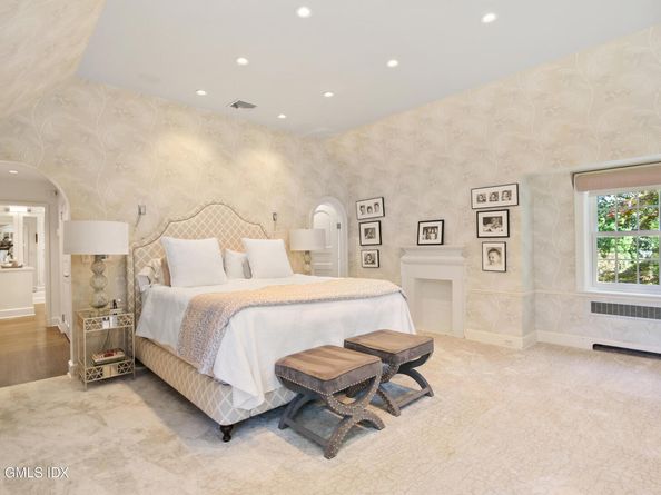 105 Woodside Drive, Greenwich CT 06830