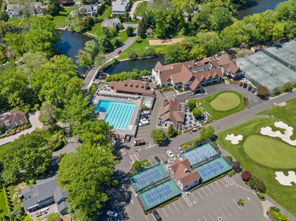 105 Woodside Drive, Greenwich CT 06830