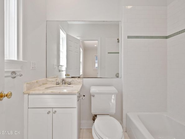 147 Holly Hill Lane 2, Greenwich CT 06830