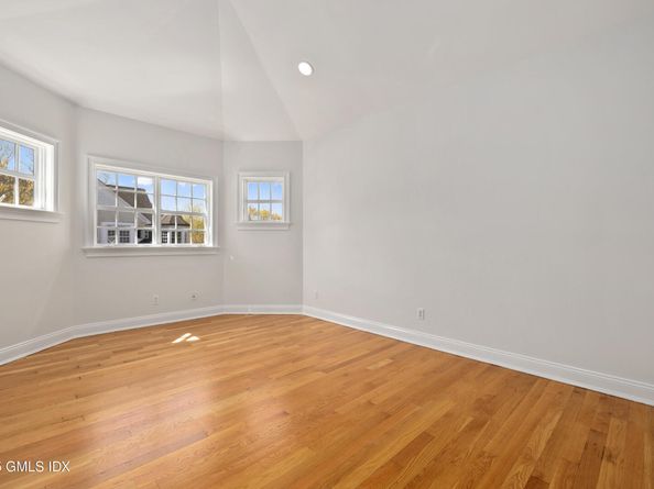 147 Holly Hill Lane 2, Greenwich CT 06830