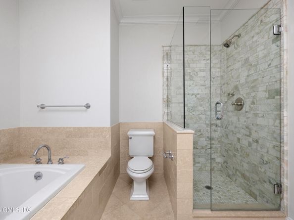 147 Holly Hill Lane 2, Greenwich CT 06830
