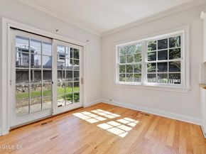 147 Holly Hill Lane 2, Greenwich CT 06830