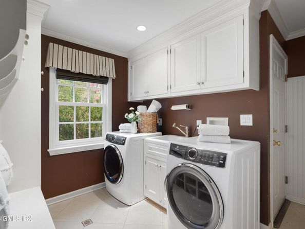 43 Sawmill Lane, Greenwich CT 06830