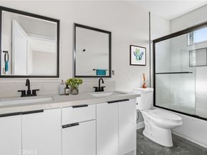 1726 Menlo Avenue, Los Angeles CA 90006