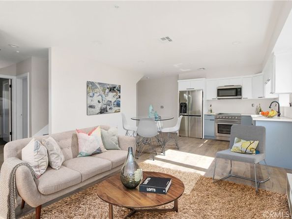 1726 Menlo Avenue, Los Angeles CA 90006