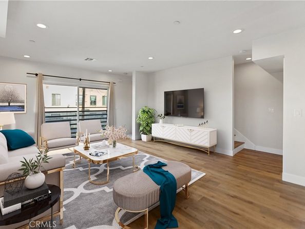 1726 Menlo Avenue, Los Angeles CA 90006