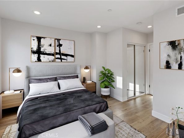 1726 Menlo Avenue, Los Angeles CA 90006