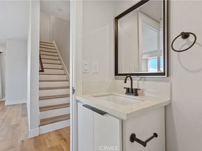 1726 Menlo Avenue, Los Angeles CA 90006