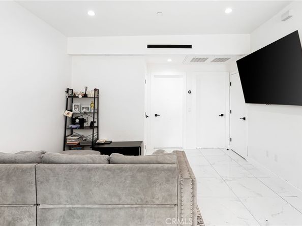 2031 N Pass, Burbank CA 91505