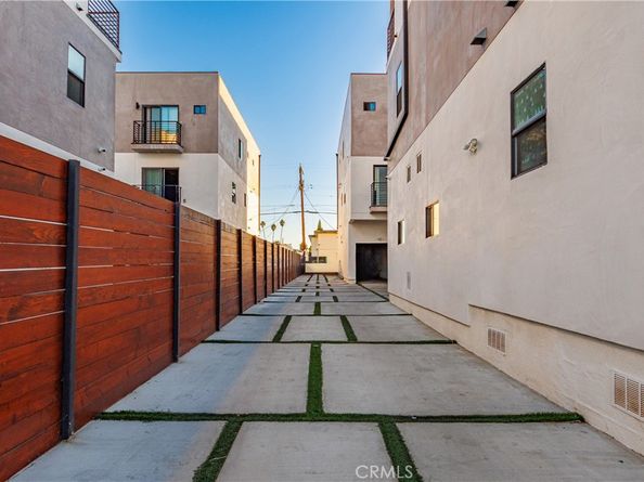 4842 W 17th Street, Los Angeles CA 90019
