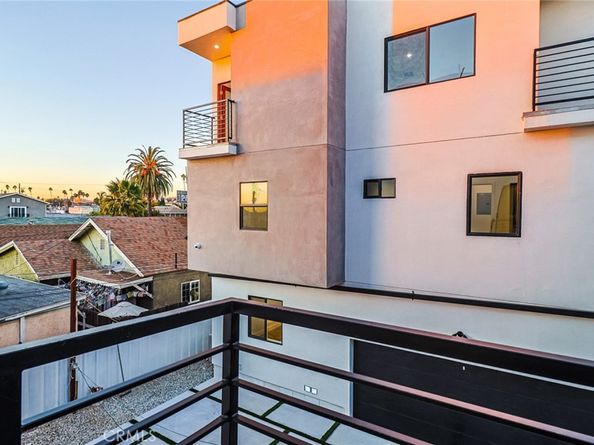 4842 W 17th Street, Los Angeles CA 90019