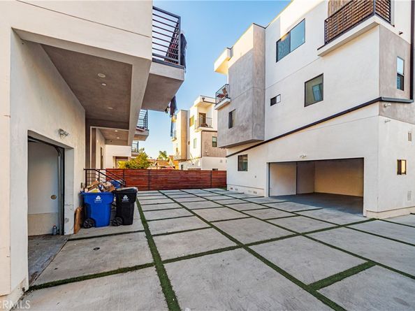 4842 W 17th Street, Los Angeles CA 90019