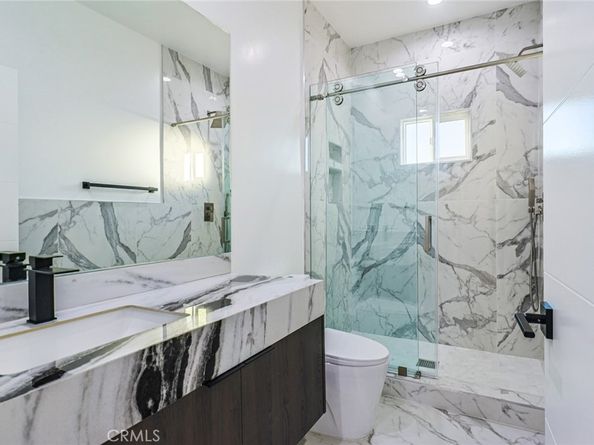 4842 W 17th Street, Los Angeles CA 90019