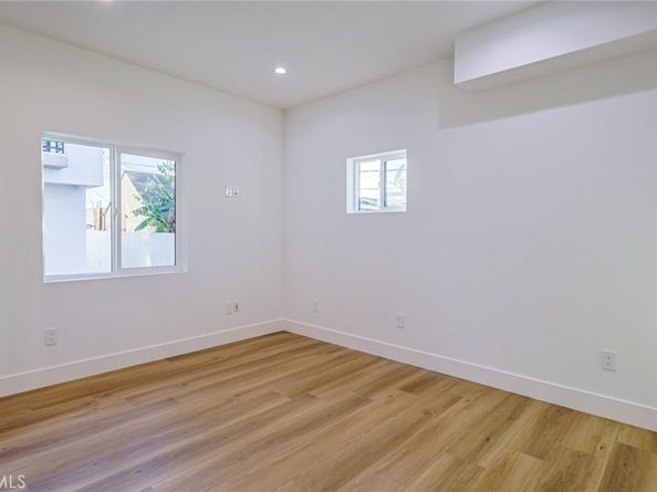 4842 W 17th Street, Los Angeles CA 90019