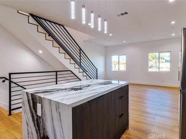 4842 W 17th Street, Los Angeles CA 90019