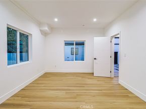 4842 W 17th Street, Los Angeles CA 90019