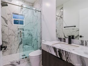 4842 W 17th Street, Los Angeles CA 90019