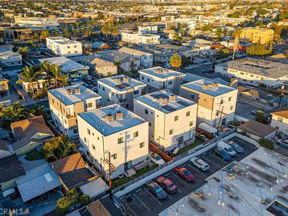 4842 W 17th Street, Los Angeles CA 90019