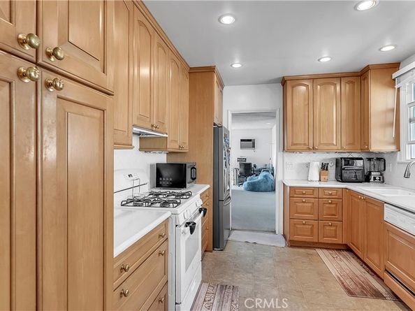 919 E Delaware Road, Burbank CA 91504