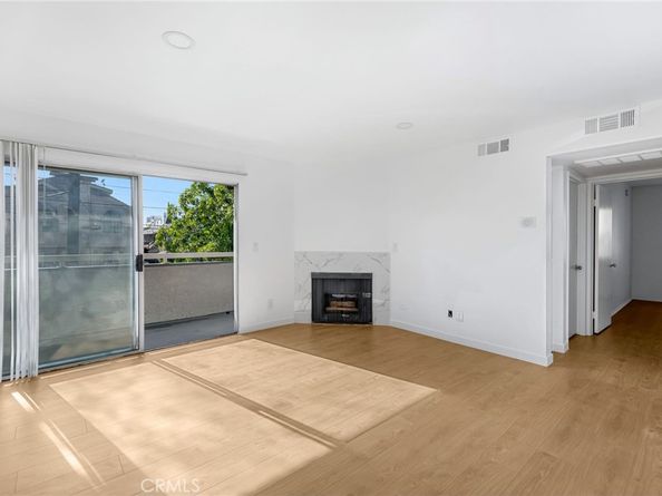 4406 Cahuenga Boulevard, Toluca Lake CA 91602