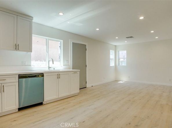 5903 Bonsallo Avenue, Los Angeles CA 90044