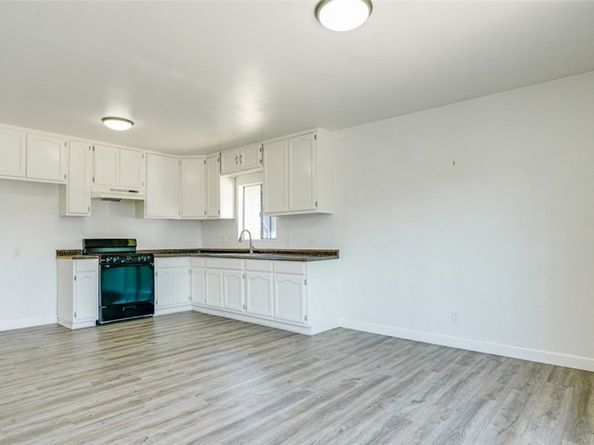 5903 Bonsallo Avenue, Los Angeles CA 90044