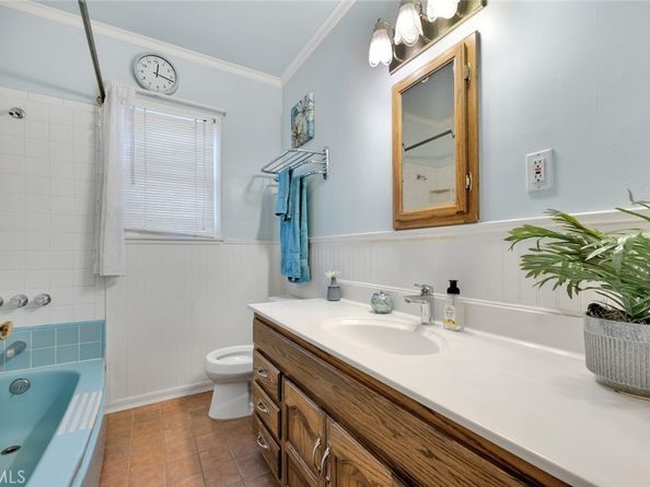 10202 Roscoe Boulevard, Sun Valley CA 91352