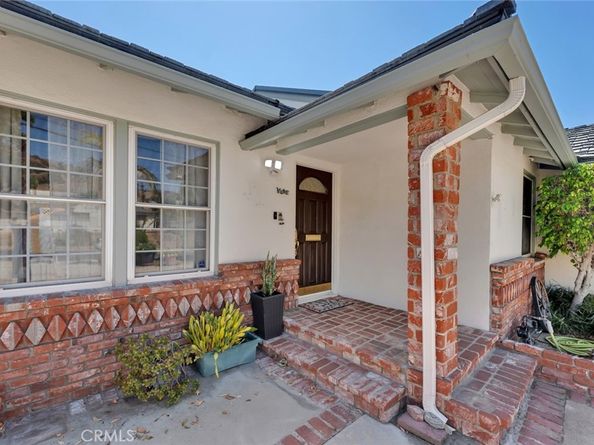10202 Roscoe Boulevard, Sun Valley CA 91352